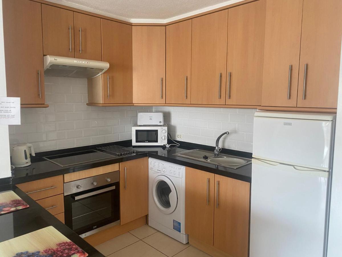 Apartments Victoria Court 1 6A2 Arona  Esterno foto